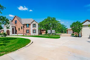 2308 Bentwater Ct, Granbury, TX 76049 - Photo 2