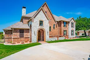 2308 Bentwater Ct, Granbury, TX 76049 - Photo 4