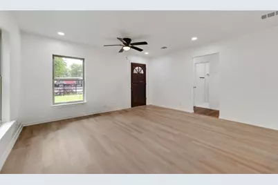 8736 Comer Drive, Dallas, TX 75217 - Photo 6
