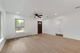 8736 Comer Dr, Dallas, TX 75217 - Photo 6
