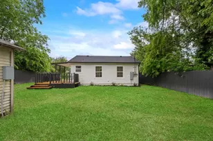 8736 Comer Dr, Dallas, TX 75217 - Photo 22