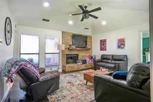 6320 Leasa Ct, Sachse, TX 75048 - Photo 4