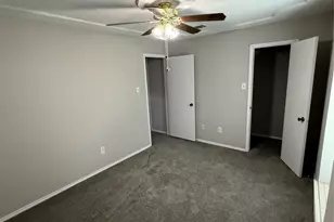 817 Lynne Ln, Burleson, TX 76028 - Photo 12