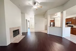 1602 Summercrest Dr, Cleburne, TX 76033 - Photo 4