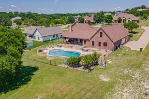 2113 Darby Dan Ct, Granbury, TX 76049 - Photo 6