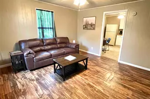 116 E Locust St, Collinsville, TX 76233 - Photo 4
