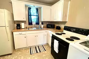 116 E Locust St, Collinsville, TX 76233 - Photo 6