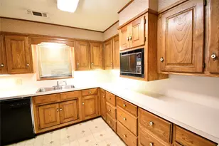 1314 W Water St, Weatherford, TX 76086 - Photo 12