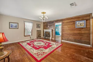 401 E Bridge St, Granbury, TX 76048 - Photo 10