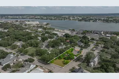 401 E Bridge Street, Granbury, TX 76048 - Photo 38