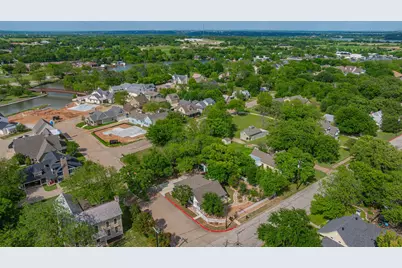 401 E Bridge Street, Granbury, TX 76048 - Photo 34