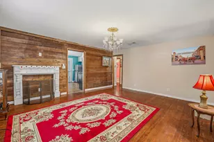 401 E Bridge St, Granbury, TX 76048 - Photo 12