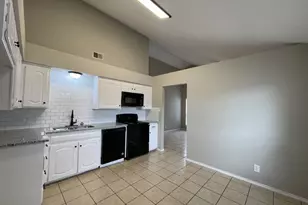 4104 Green Acres Cir, Arlington, TX 76017 - Photo 6