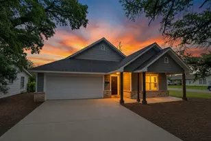 207 E McCoulskey St, Terrell, TX 75160 - Photo 2
