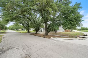 207 E McCoulskey St, Terrell, TX 75160 - Photo 28