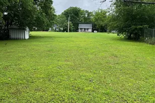 1010 E College St, Terrell, TX 75160 - Photo 4