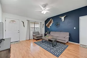 1108 Ashwood Ct, Cleburne, TX 76033 - Photo 6