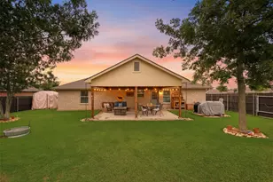 1108 Ashwood Ct, Cleburne, TX 76033 - Photo 2