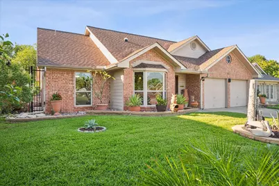 1303 Lakeshore Drive, Irving, TX 75060 - Photo 32