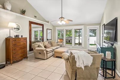 1303 Lakeshore Drive, Irving, TX 75060 - Photo 6