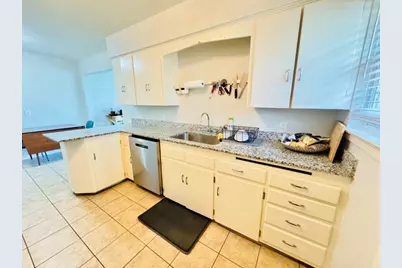 2732 W Jefferson Boulevard, Dallas, TX 75211 - Photo 4