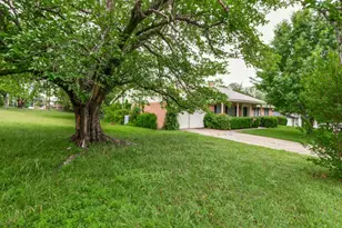 501 Stevens Dr, Benbrook, TX 76126 - Photo 1