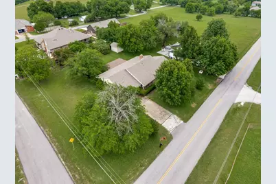 501 Stevens Drive, Benbrook, TX 76126 - Photo 4