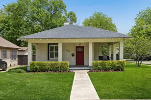 902 N Edgefield Ave, Dallas, TX 75208 - Photo 1