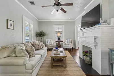 902 N Edgefield Avenue, Dallas, TX 75208 - Photo 4