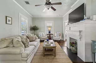 902 N Edgefield Ave, Dallas, TX 75208 - Photo 4