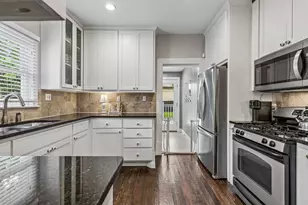 902 N Edgefield Ave, Dallas, TX 75208 - Photo 10