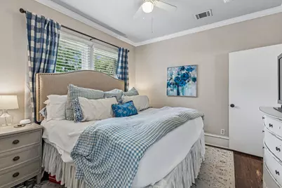 902 N Edgefield Avenue, Dallas, TX 75208 - Photo 14