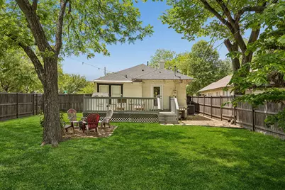 902 N Edgefield Avenue, Dallas, TX 75208 - Photo 24