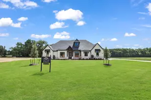 305 Wrangler Ct, Weatherford, TX 76088 - Photo 2