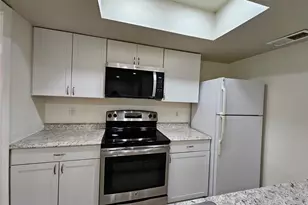 12816 Midway Rd, Dallas, TX 75244 - Photo 10