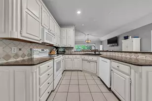 1557 Woodbee Ct, Azle, TX 76020 - Photo 8