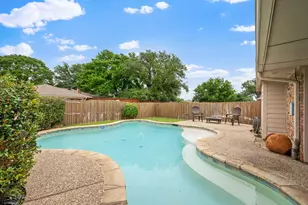 1947 Chesham Dr, Carrollton, TX 75007 - Photo 26
