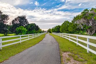 6813 Running Deer Ct, Granbury, TX 76049 - Photo 2