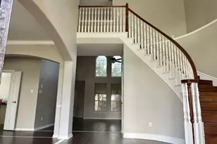 9705 Raven Ln, Irving, TX 75063 - Photo 2