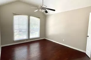 9705 Raven Ln, Irving, TX 75063 - Photo 18