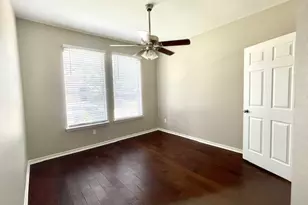 9705 Raven Ln, Irving, TX 75063 - Photo 12