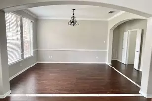 9705 Raven Ln, Irving, TX 75063 - Photo 4