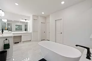 704 S Hidden Lks Dr, DeSoto, TX 75115 - Photo 24