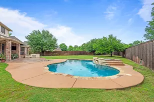 703 Mockingbird Dr, Murphy, TX 75094 - Photo 2