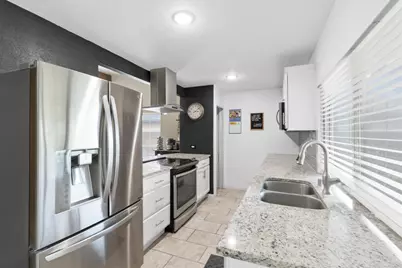 5044 Shannon Drive, The Colony, TX 75056 - Photo 10