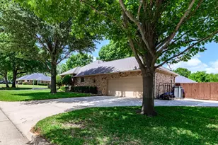 1 Kimberly Ct, Mansfield, TX 76063 - Photo 4