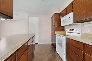 912 N Nursery Rd, Irving, TX 75061 - Photo 12