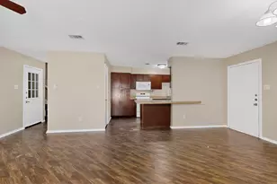 912 N Nursery Rd, Irving, TX 75061 - Photo 8