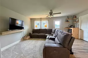 619 Mansfield Rd, Cleburne, TX 76031 - Photo 14