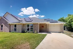 619 Mansfield Rd, Cleburne, TX 76031 - Photo 1